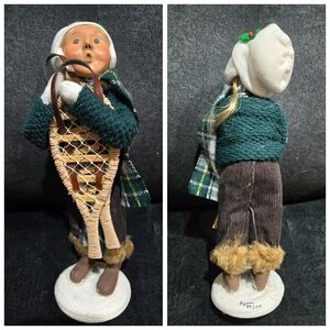 Byers Choice Carolers Blonde Girl Snowshoes Green Plaid Scarf Signed 89/100